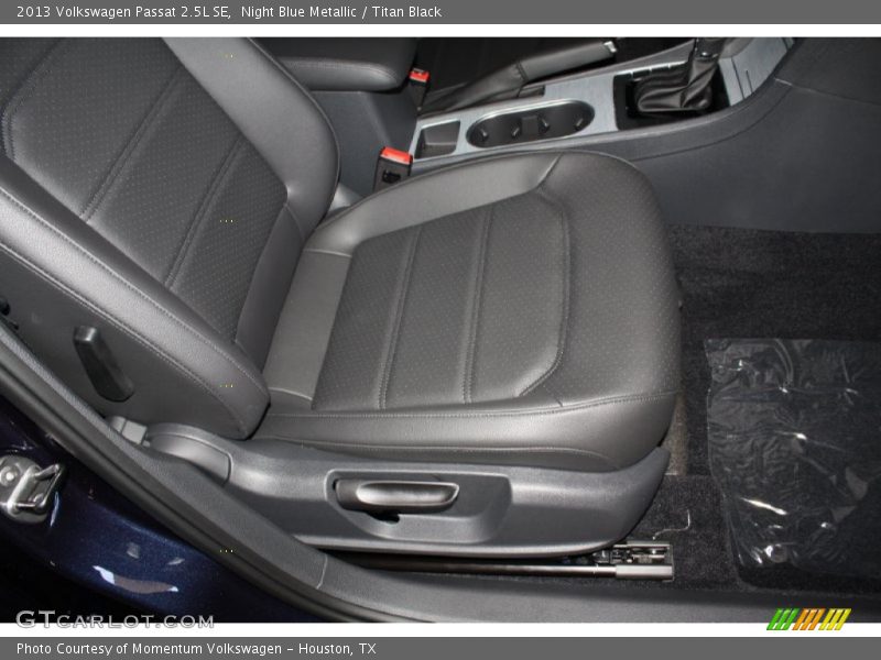 Night Blue Metallic / Titan Black 2013 Volkswagen Passat 2.5L SE