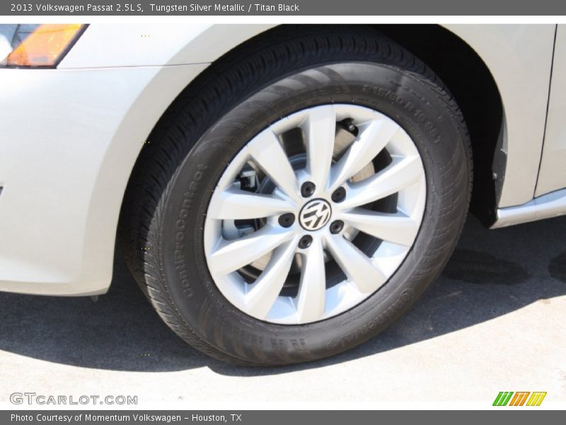 Tungsten Silver Metallic / Titan Black 2013 Volkswagen Passat 2.5L S