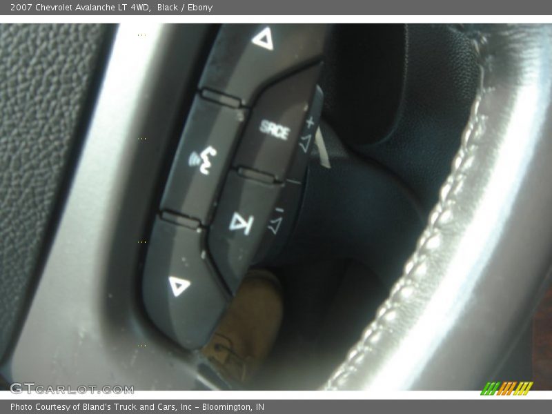 Black / Ebony 2007 Chevrolet Avalanche LT 4WD
