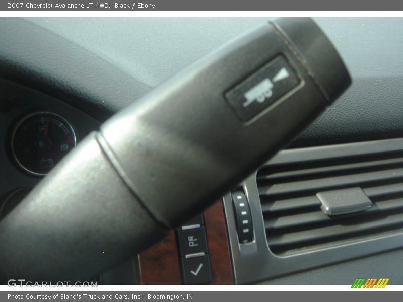 Black / Ebony 2007 Chevrolet Avalanche LT 4WD