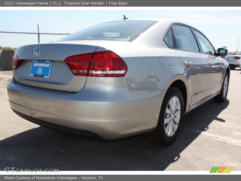 Tungsten Silver Metallic / Titan Black 2013 Volkswagen Passat 2.5L S