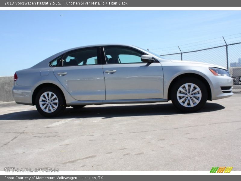 Tungsten Silver Metallic / Titan Black 2013 Volkswagen Passat 2.5L S
