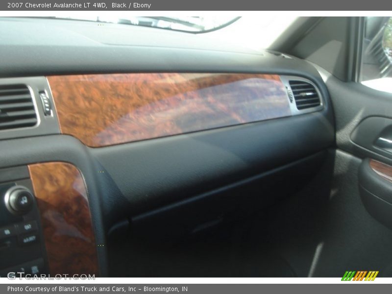 Black / Ebony 2007 Chevrolet Avalanche LT 4WD
