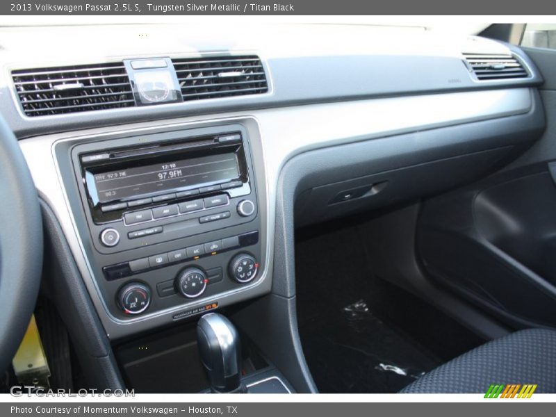 Tungsten Silver Metallic / Titan Black 2013 Volkswagen Passat 2.5L S