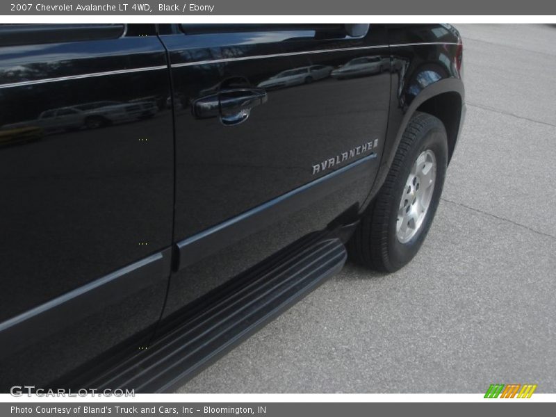 Black / Ebony 2007 Chevrolet Avalanche LT 4WD