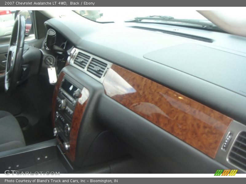Black / Ebony 2007 Chevrolet Avalanche LT 4WD