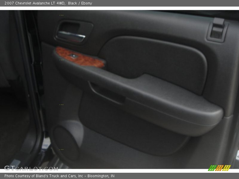 Black / Ebony 2007 Chevrolet Avalanche LT 4WD