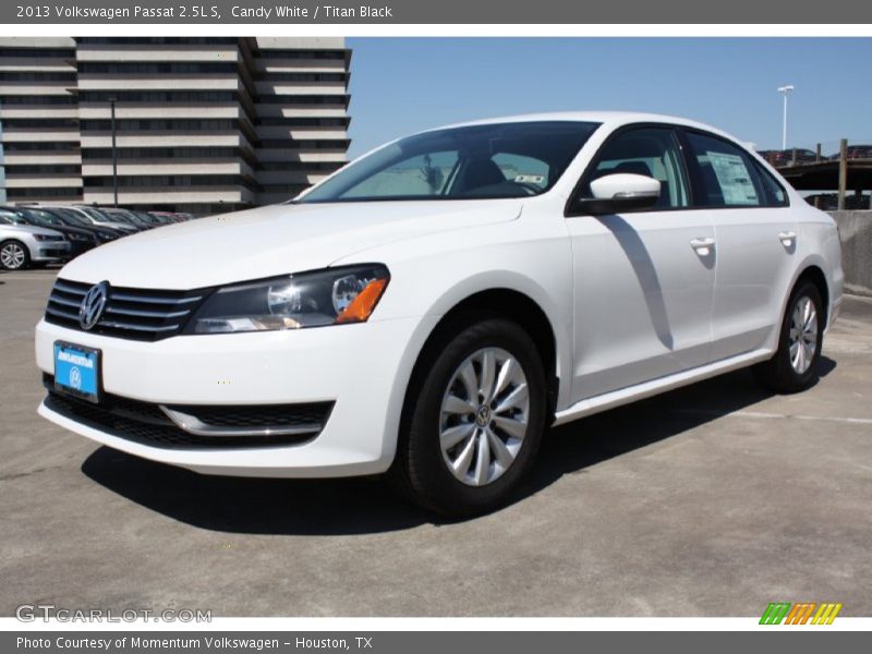 Candy White / Titan Black 2013 Volkswagen Passat 2.5L S