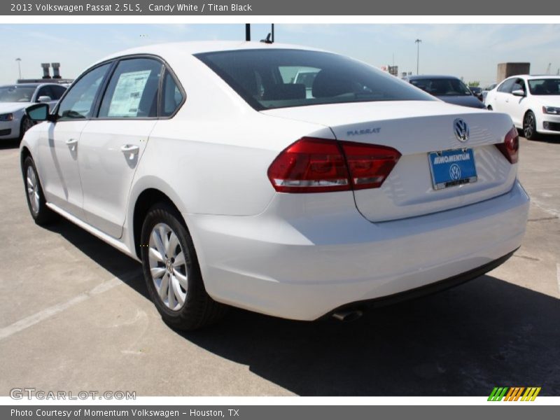 Candy White / Titan Black 2013 Volkswagen Passat 2.5L S