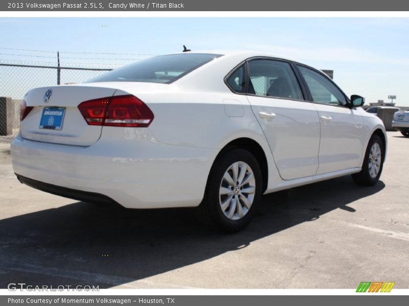 Candy White / Titan Black 2013 Volkswagen Passat 2.5L S