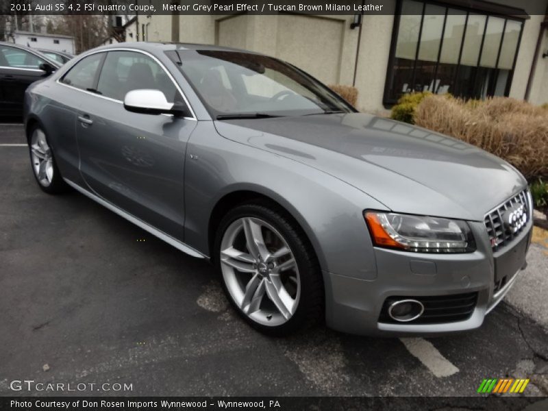 Front 3/4 View of 2011 S5 4.2 FSI quattro Coupe
