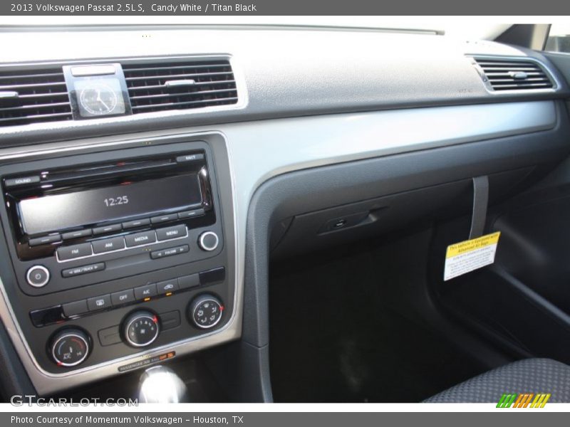 Candy White / Titan Black 2013 Volkswagen Passat 2.5L S