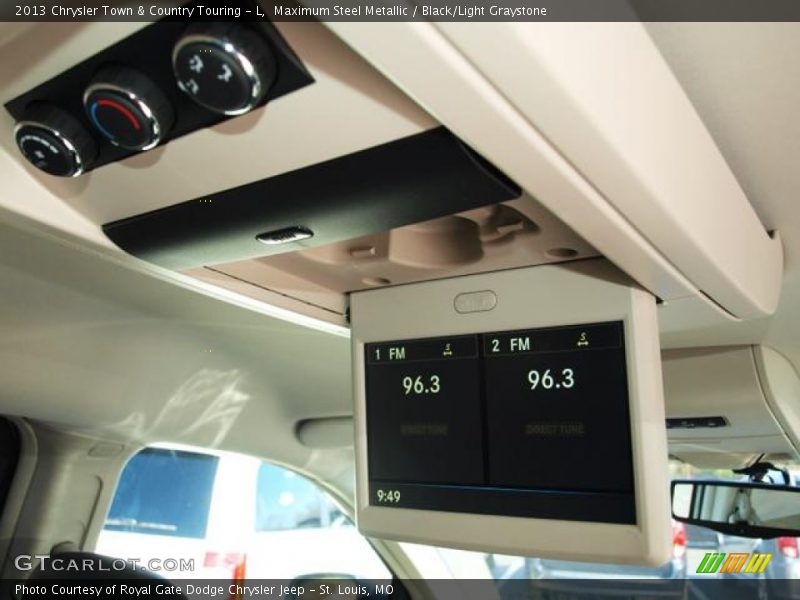 Entertainment System of 2013 Town & Country Touring - L