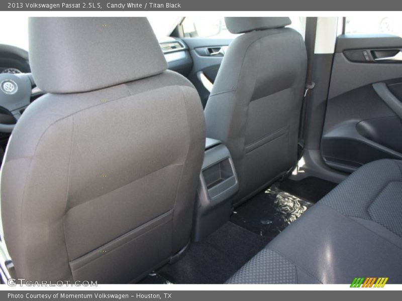 Candy White / Titan Black 2013 Volkswagen Passat 2.5L S