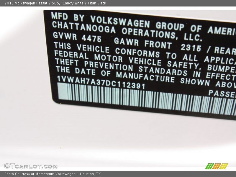 Candy White / Titan Black 2013 Volkswagen Passat 2.5L S