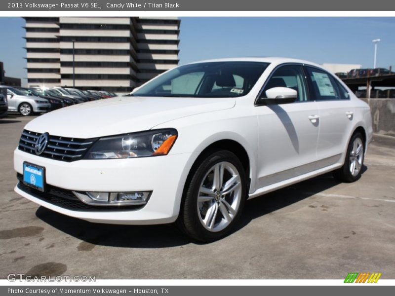 Candy White / Titan Black 2013 Volkswagen Passat V6 SEL