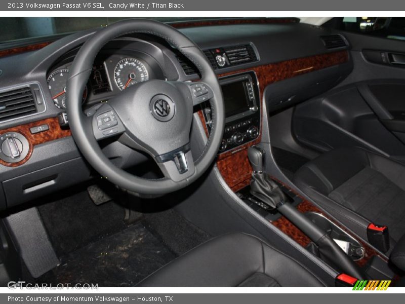 Candy White / Titan Black 2013 Volkswagen Passat V6 SEL