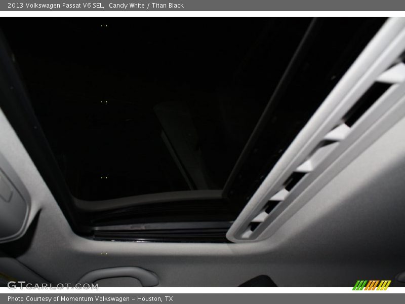 Candy White / Titan Black 2013 Volkswagen Passat V6 SEL