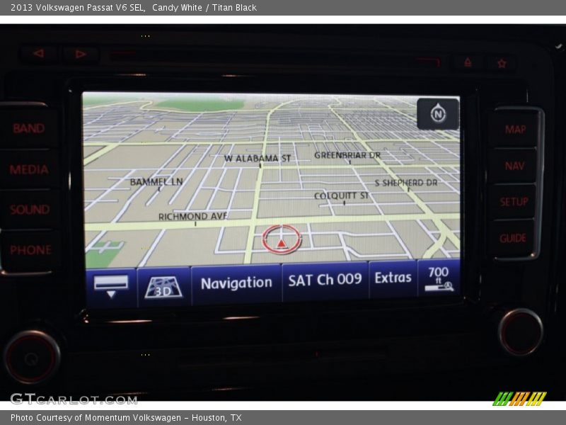 Candy White / Titan Black 2013 Volkswagen Passat V6 SEL