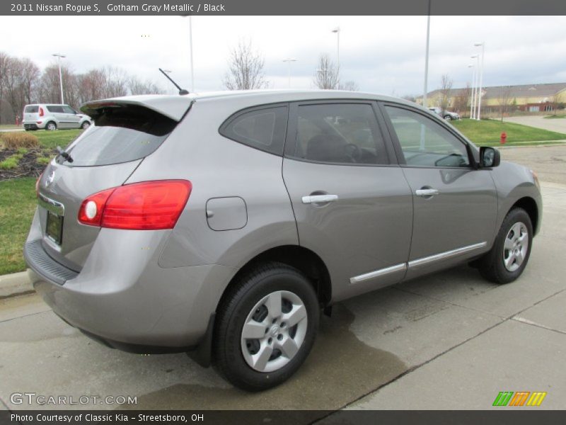 Gotham Gray Metallic / Black 2011 Nissan Rogue S