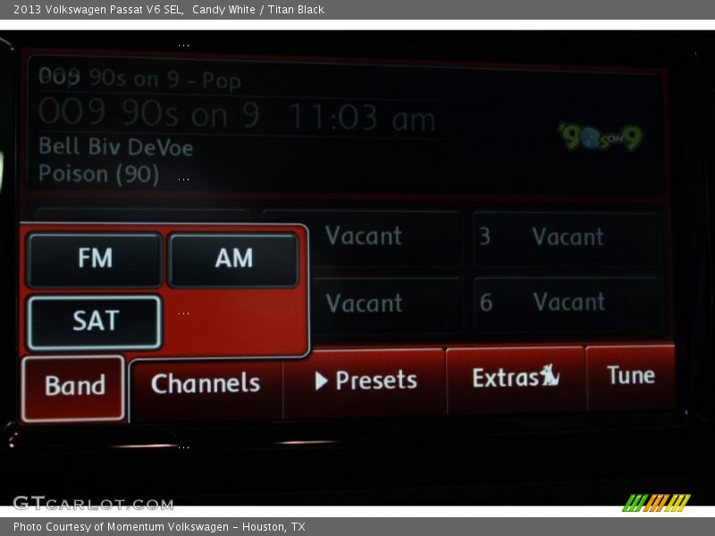 Candy White / Titan Black 2013 Volkswagen Passat V6 SEL