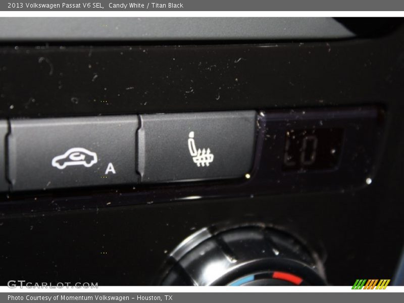 Candy White / Titan Black 2013 Volkswagen Passat V6 SEL