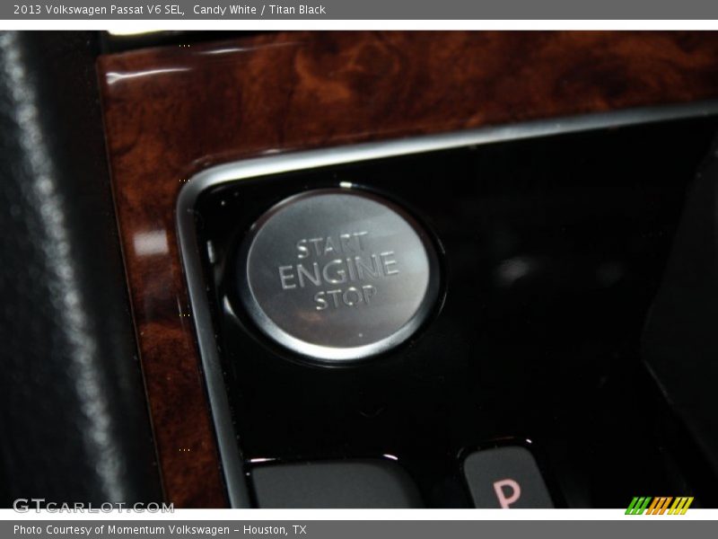 Candy White / Titan Black 2013 Volkswagen Passat V6 SEL