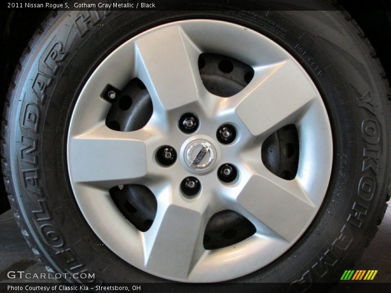 Gotham Gray Metallic / Black 2011 Nissan Rogue S