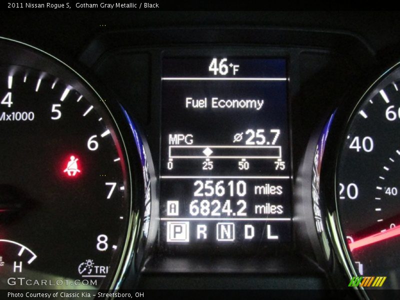 Gotham Gray Metallic / Black 2011 Nissan Rogue S