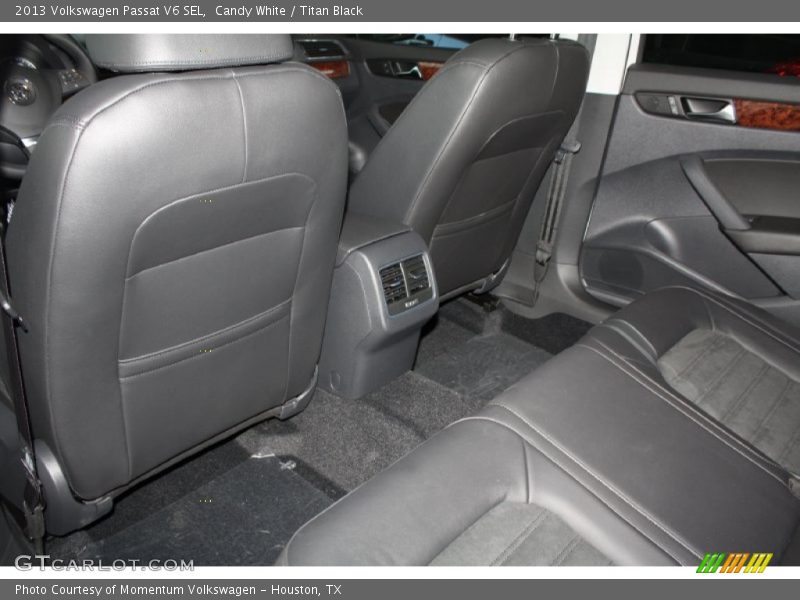 Candy White / Titan Black 2013 Volkswagen Passat V6 SEL