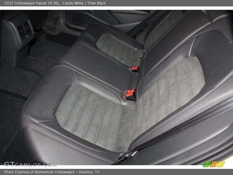 Candy White / Titan Black 2013 Volkswagen Passat V6 SEL
