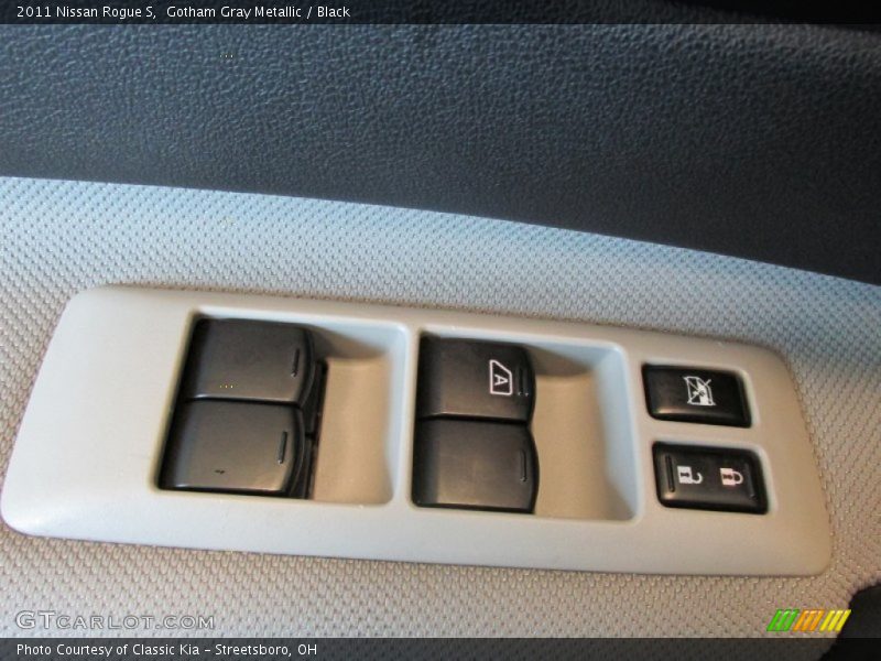 Gotham Gray Metallic / Black 2011 Nissan Rogue S