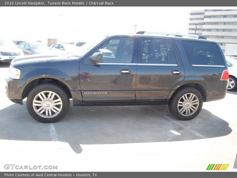 Tuxedo Black Metallic / Charcoal Black 2010 Lincoln Navigator