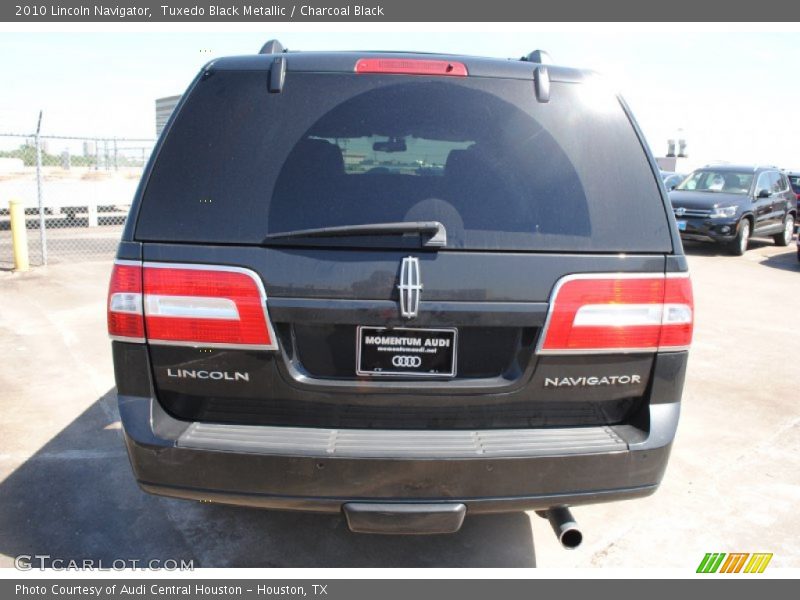 Tuxedo Black Metallic / Charcoal Black 2010 Lincoln Navigator