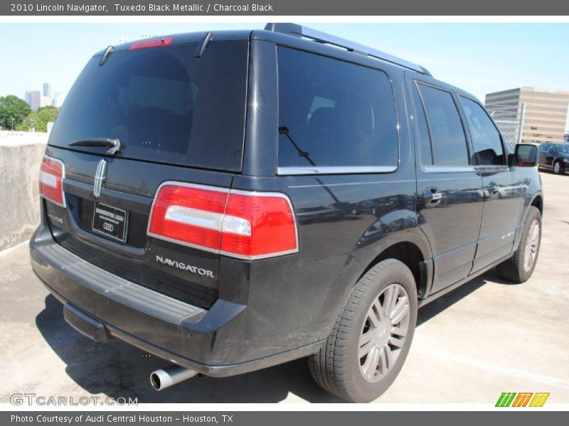 Tuxedo Black Metallic / Charcoal Black 2010 Lincoln Navigator