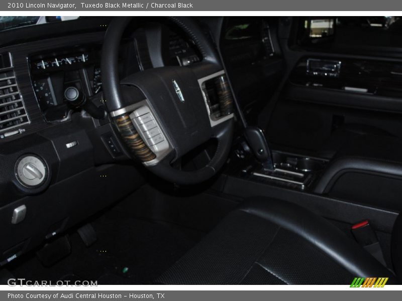 Tuxedo Black Metallic / Charcoal Black 2010 Lincoln Navigator