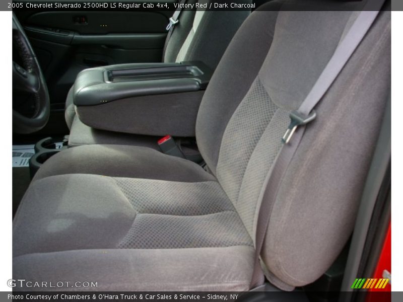 Victory Red / Dark Charcoal 2005 Chevrolet Silverado 2500HD LS Regular Cab 4x4
