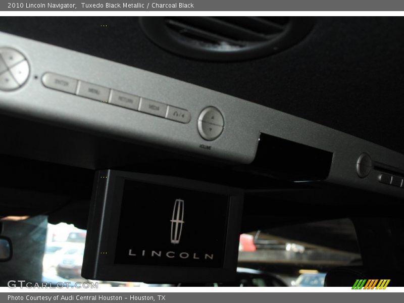 Tuxedo Black Metallic / Charcoal Black 2010 Lincoln Navigator
