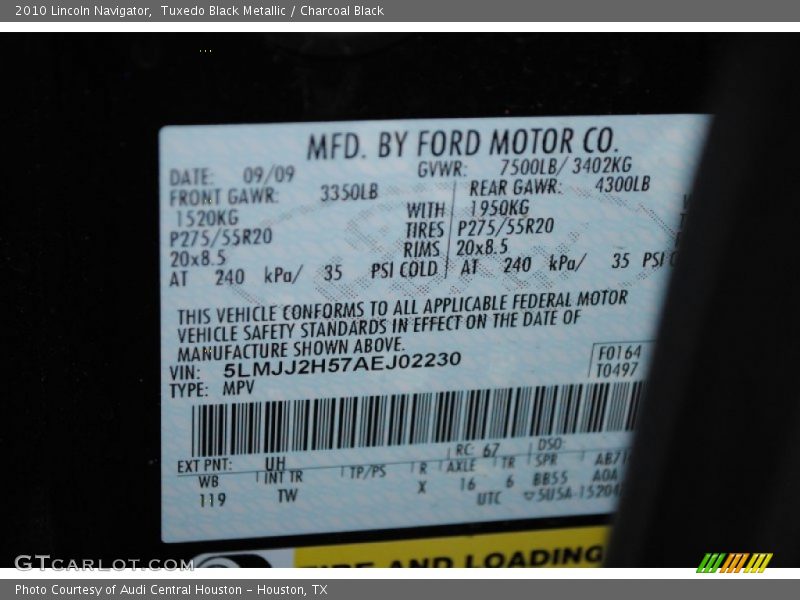 Tuxedo Black Metallic / Charcoal Black 2010 Lincoln Navigator