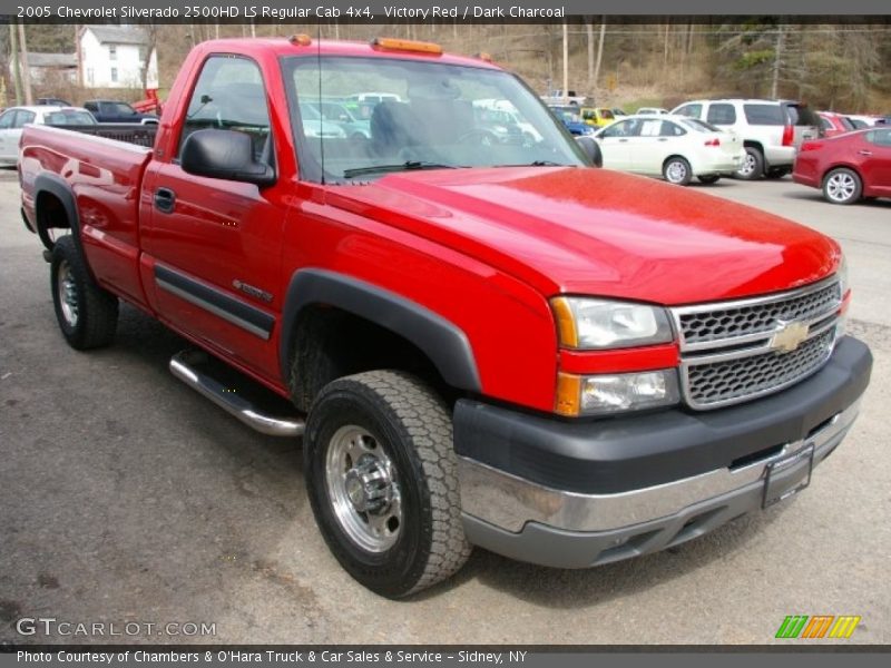 Front 3/4 View of 2005 Silverado 2500HD LS Regular Cab 4x4