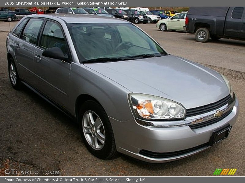 Front 3/4 View of 2005 Malibu Maxx LS Wagon