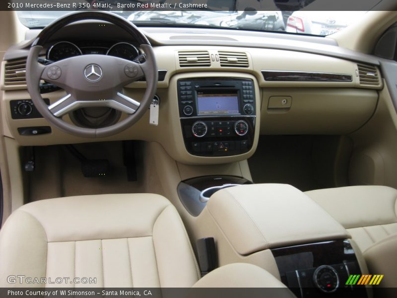 Dashboard of 2010 R 350 4Matic