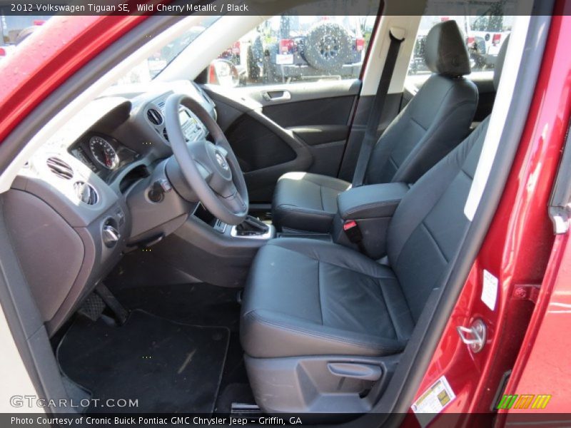 Wild Cherry Metallic / Black 2012 Volkswagen Tiguan SE