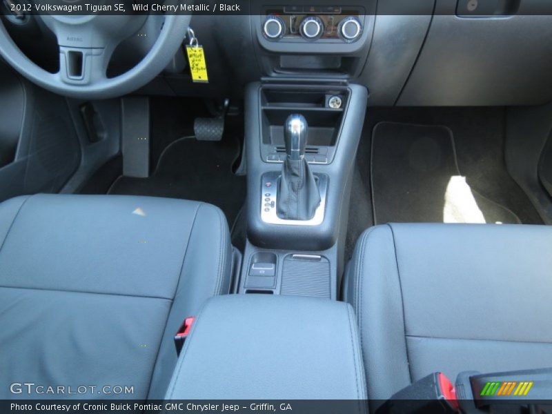 Wild Cherry Metallic / Black 2012 Volkswagen Tiguan SE
