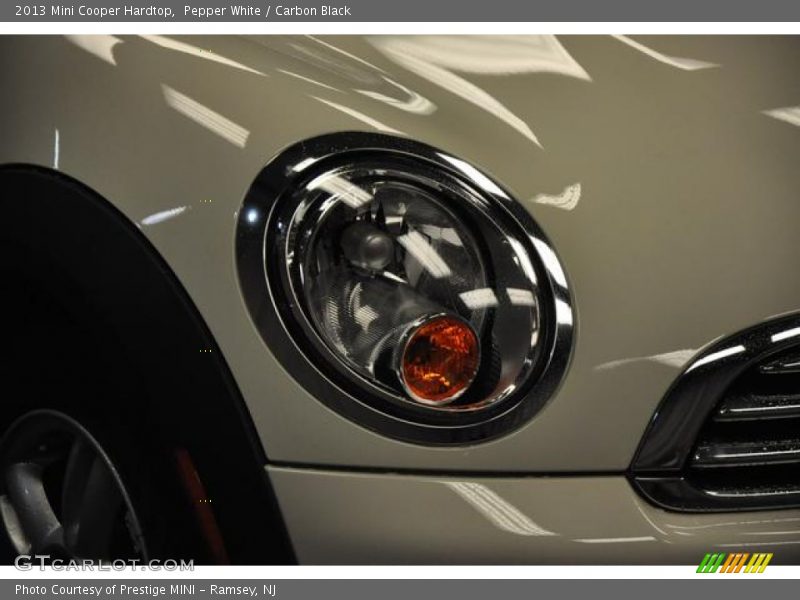 Pepper White / Carbon Black 2013 Mini Cooper Hardtop