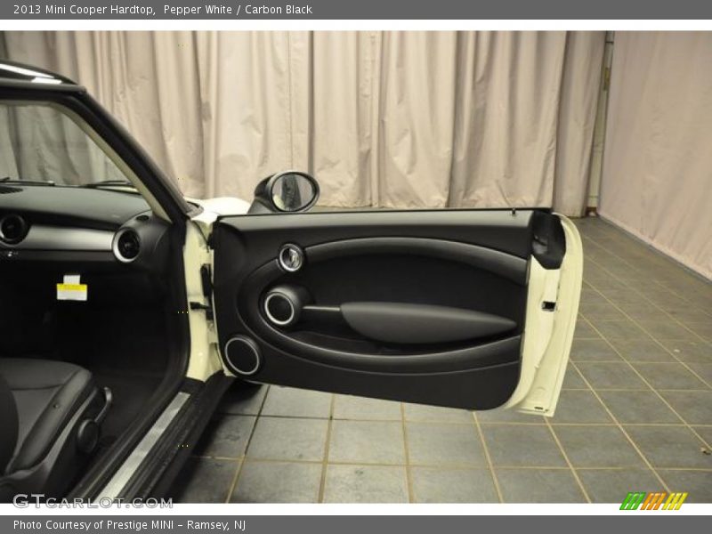 Pepper White / Carbon Black 2013 Mini Cooper Hardtop