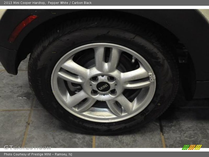 Pepper White / Carbon Black 2013 Mini Cooper Hardtop