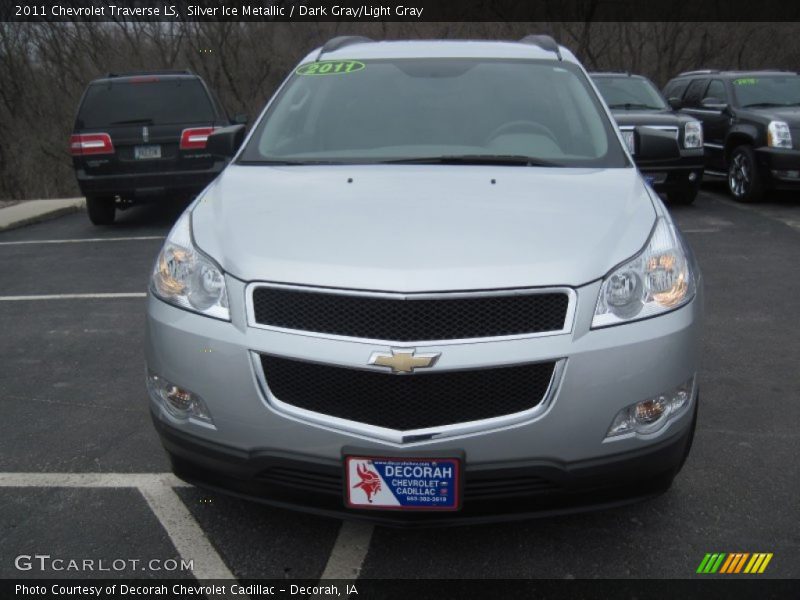 Silver Ice Metallic / Dark Gray/Light Gray 2011 Chevrolet Traverse LS