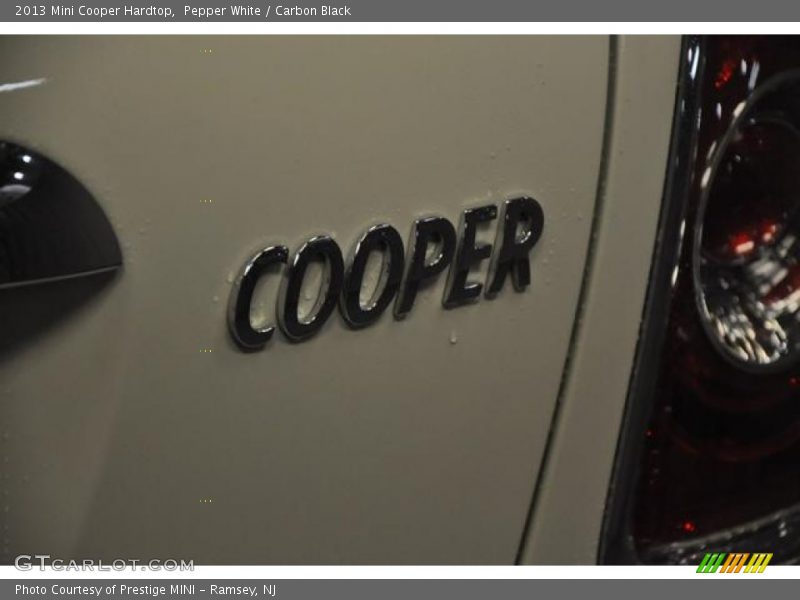 Pepper White / Carbon Black 2013 Mini Cooper Hardtop