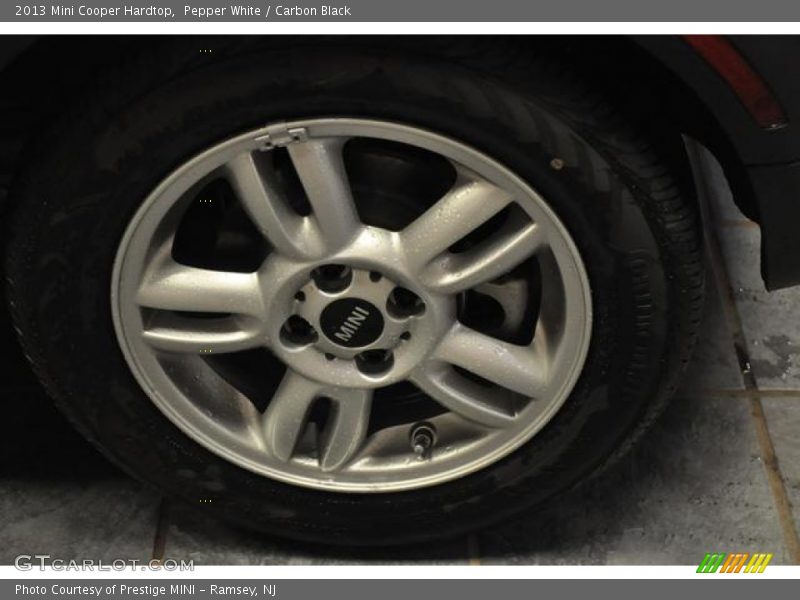Pepper White / Carbon Black 2013 Mini Cooper Hardtop